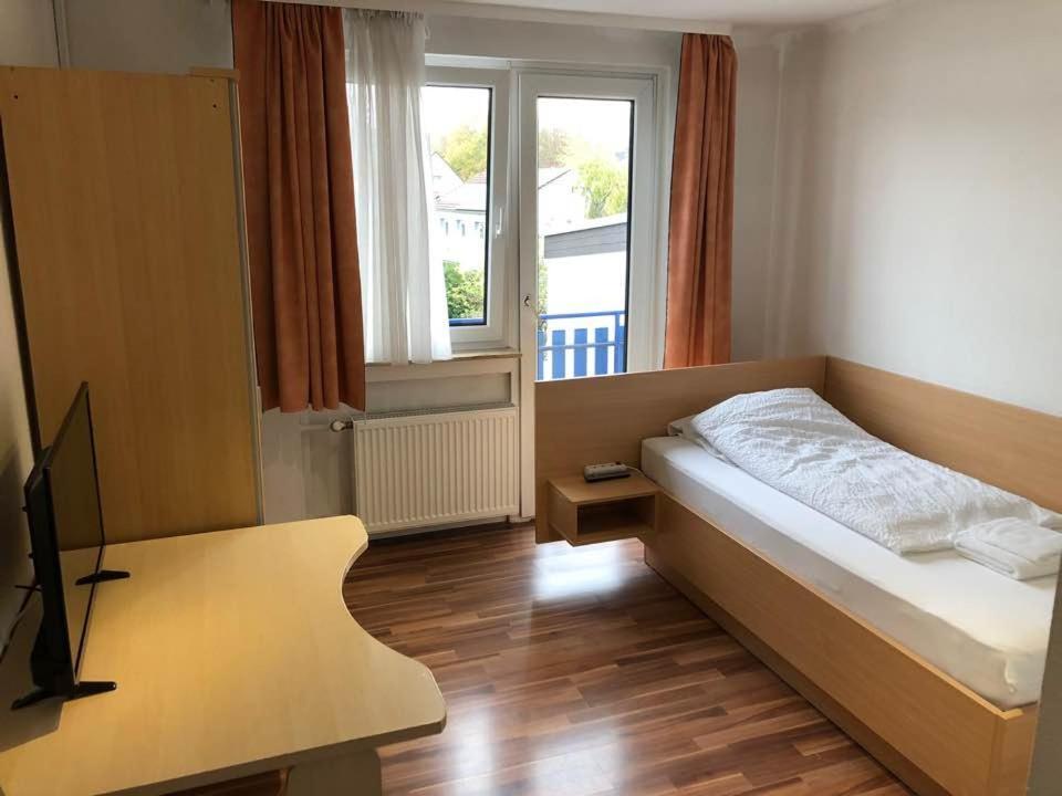 Hotel Kriftelerhof Экстерьер фото