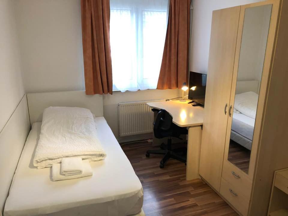 Hotel Kriftelerhof Экстерьер фото